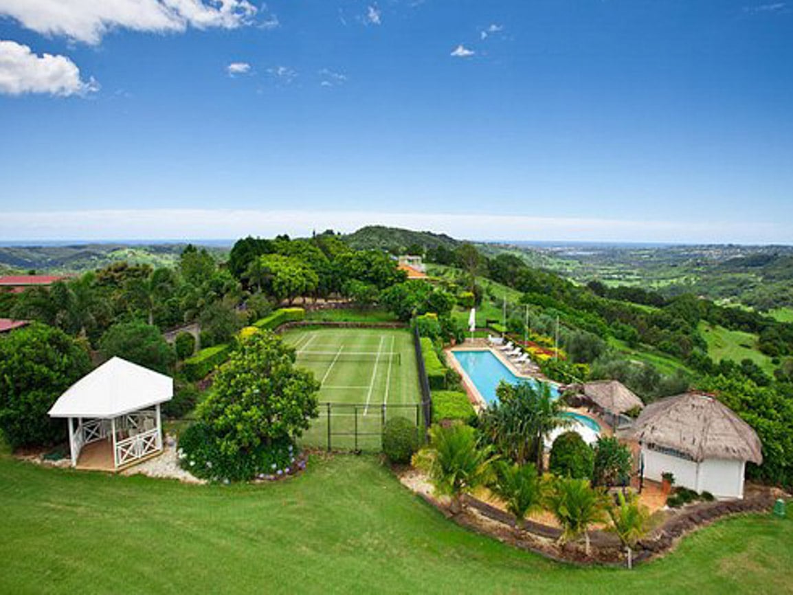 Summergrove Estate wedding venue in Carool with white barn, vineyard, and panoramic hinterland views – brisbane wedding photographer