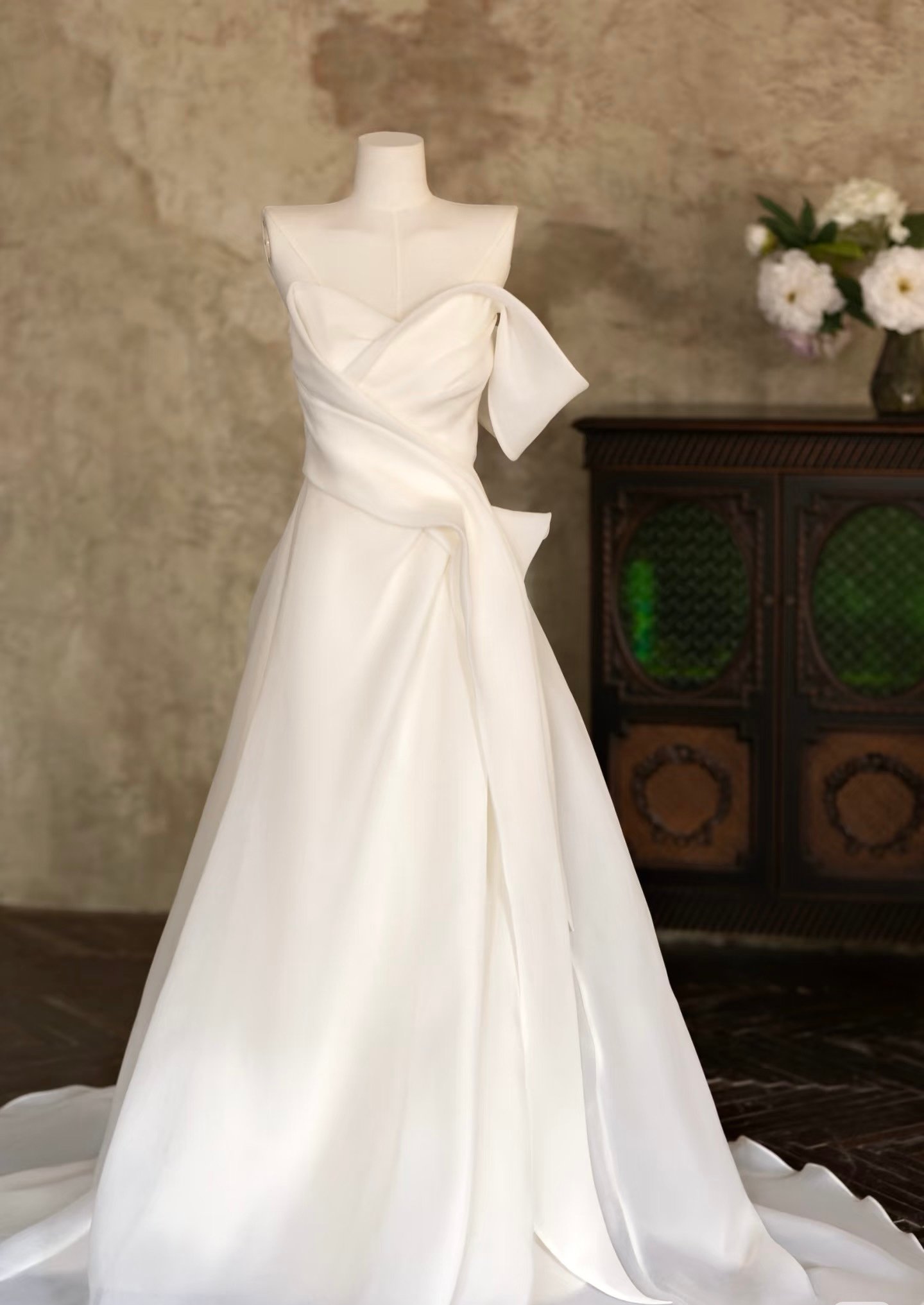 A-Line Wedding Dress: Universally Flattering and Timeless - brisbane wedding photographer