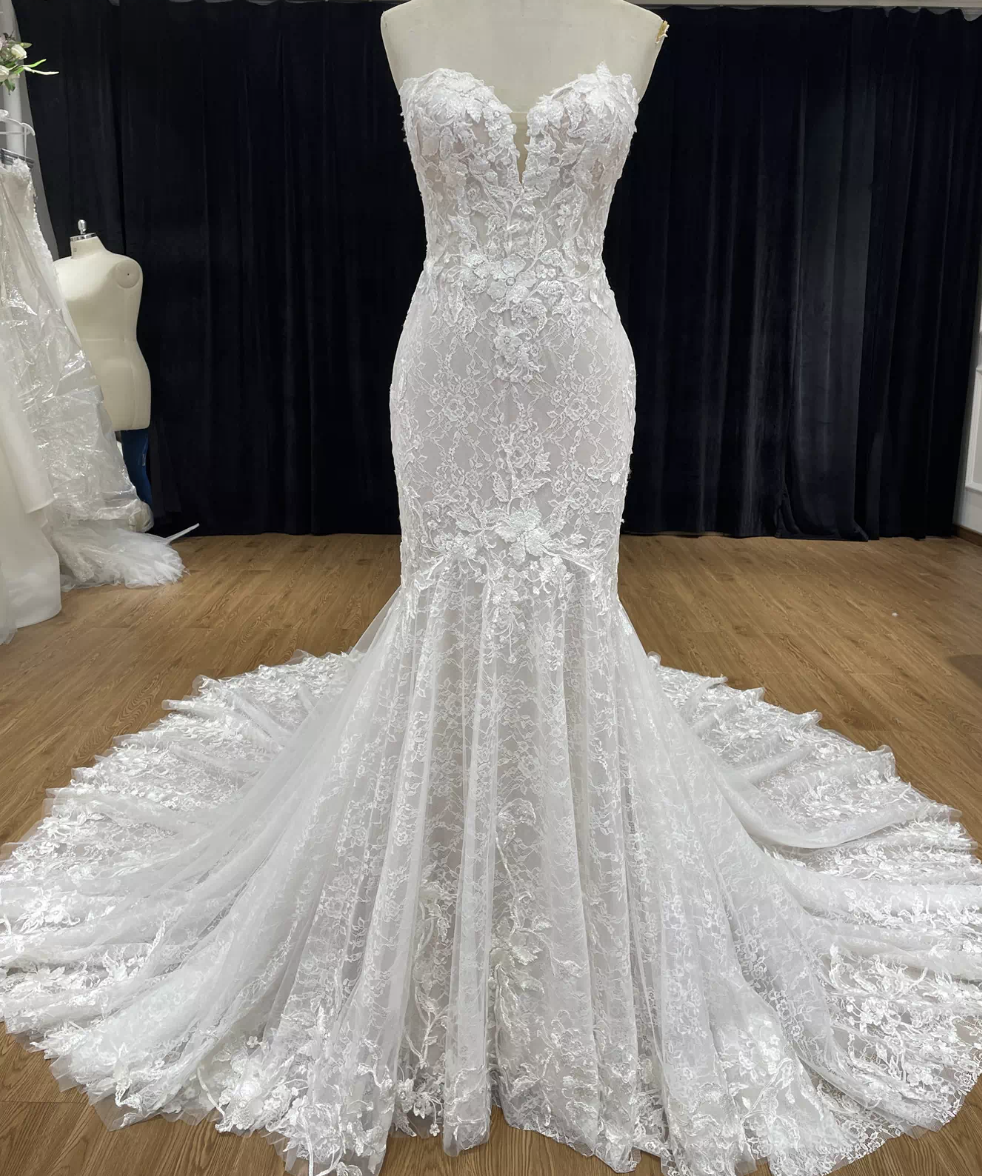 Mermaid Wedding Dress: Bold, Sexy, and Curve-Hugging - brisbane wedding photographer