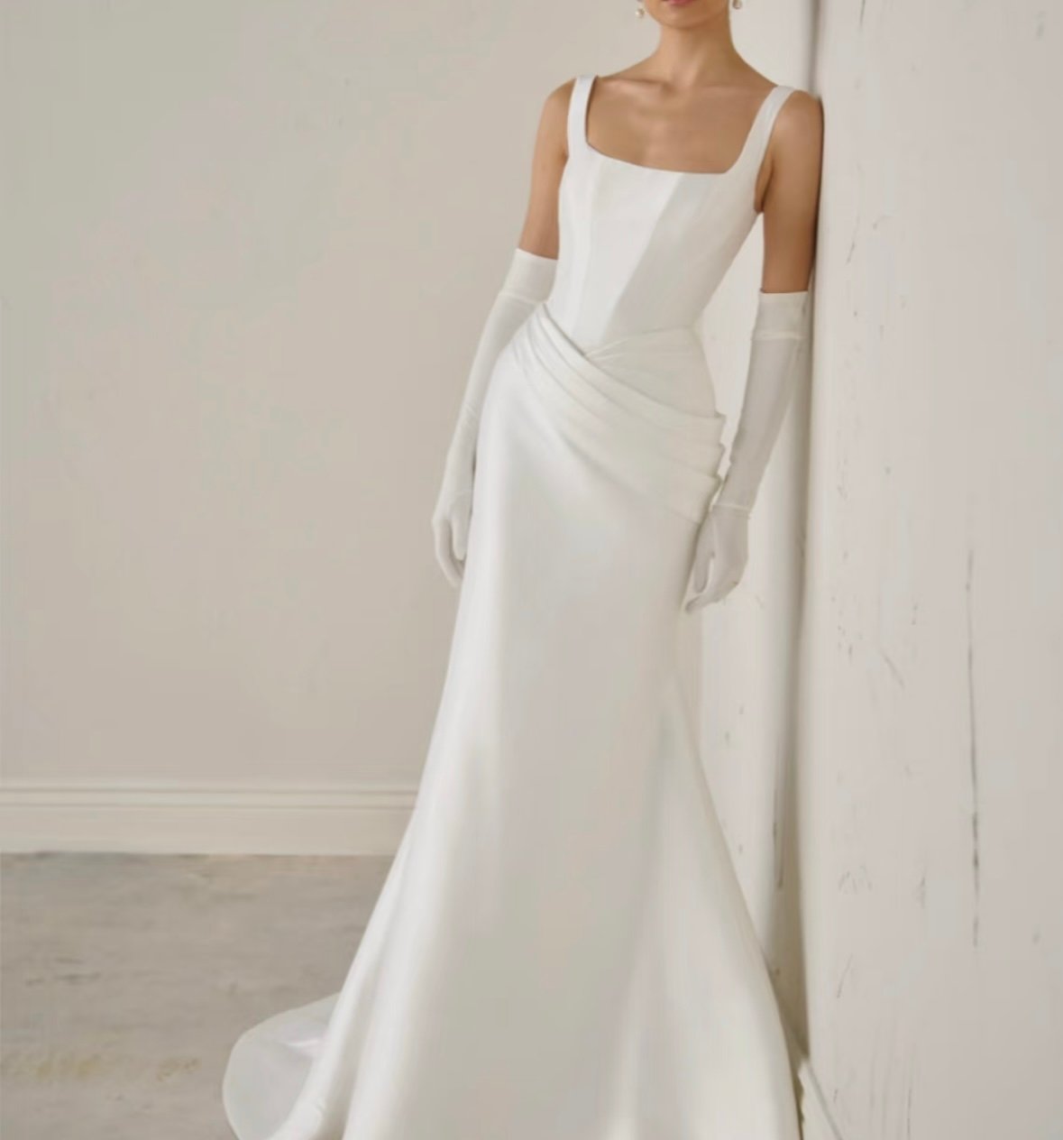 Sheath Wedding Dress: Simple and Sophisticated Elegance - brisbane wedding photographer